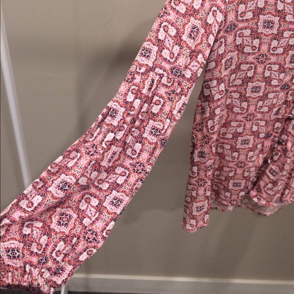 Pattern Button Up Top - Picture 5 of 8
